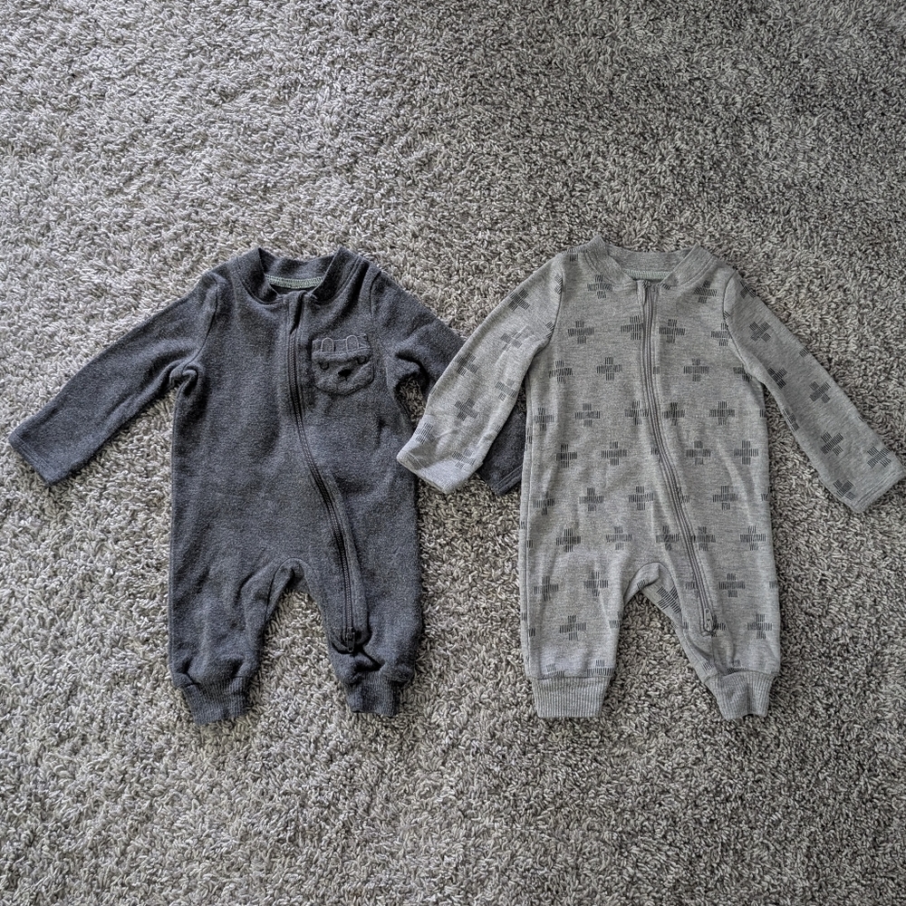 2 Newborn Baby boys sleepers